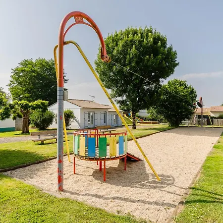 16 - Le Colibri - Village